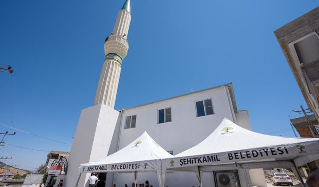 Hasarlı cami imece usulüyle yeniden ibadete açıldı