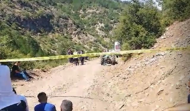 Isparta'da devrilen traktörün altında kalan sürücü hayatını kaybetti