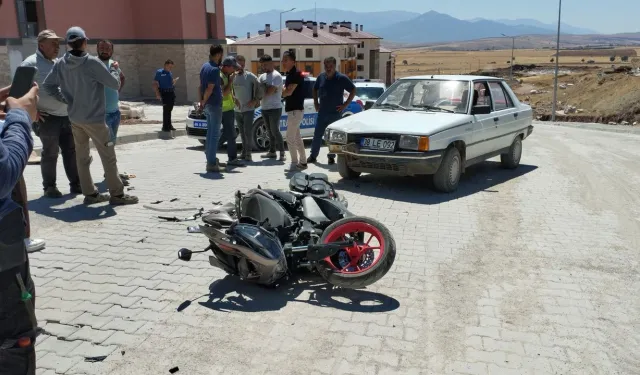 Kahramanmaraş'ta Otomobil ile Motosiklet Çarpıştı: 1 Kişi Yaralandı