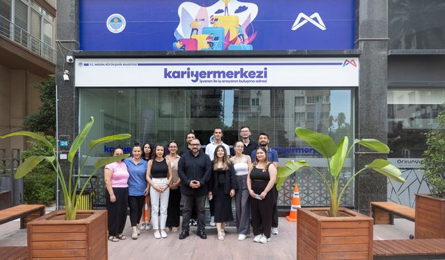 Kariyer Merkezi gençleri iş dünyasına hazırlıyor