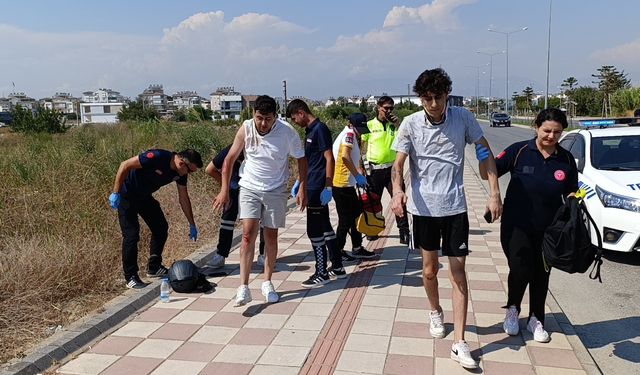 Kaza yapan motosikletli yaralılara ilk müdahale motosikletli sağlıkçıdan