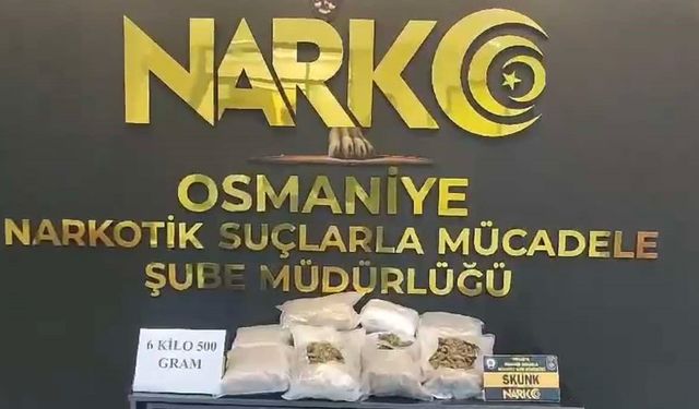 Osmaniye'de durdurulan otomobilde 6 kilo 500 gram uyuşturucu çıktı