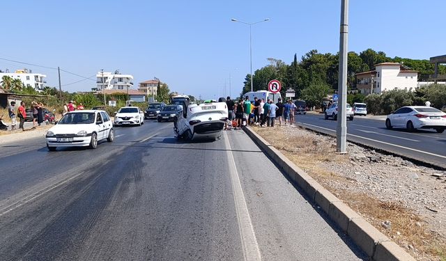 Otomobiller çarpıştı, sürücüler birbirini suçladı