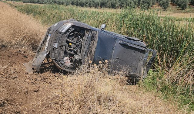 Tarlaya uçan cipin sürücüsü yaralandı