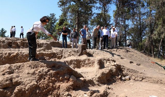 9 bin yıllık Yumuktepe Höyüğü'nde kazı çalışmaları sürüyor