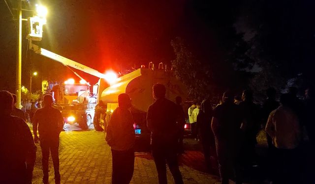 Çavdır’da gece saatlerinde çıkan yangında ev kullanılamaz hale geldi