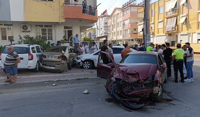 Afacan sürücü mahalleyi birbirine kattı