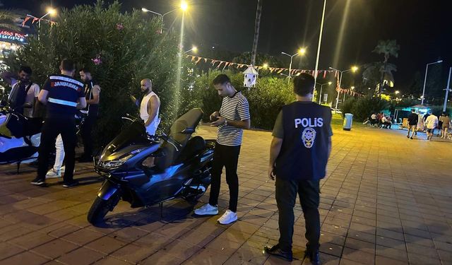 Alanya'da motosiklet sürücülerine ceza yağdı