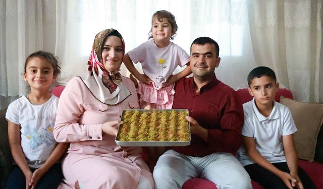 Depremzede çiftin aşk baklavası