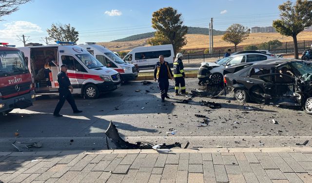 3 Araçlı Zincirleme Trafik Kazasında 3 Yaralı