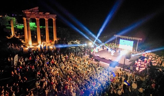 8. Uluslararası Halk Dansları Festivali başladı