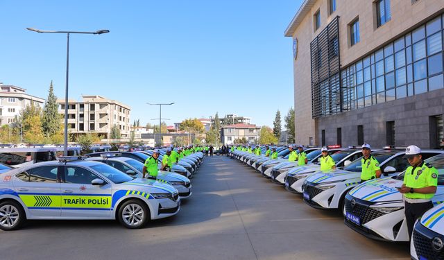 Kahramanmaraş Emniyetine 63 Yeni Araç Teslim Edildi