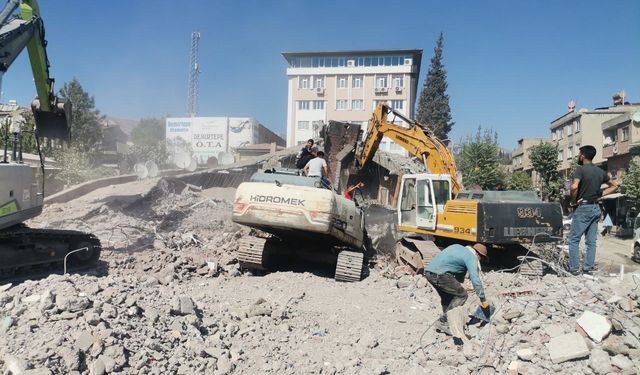 Depremde 80 kişinin öldüğü Ebrar Sitesi N Blok Davasına Devam Edildi