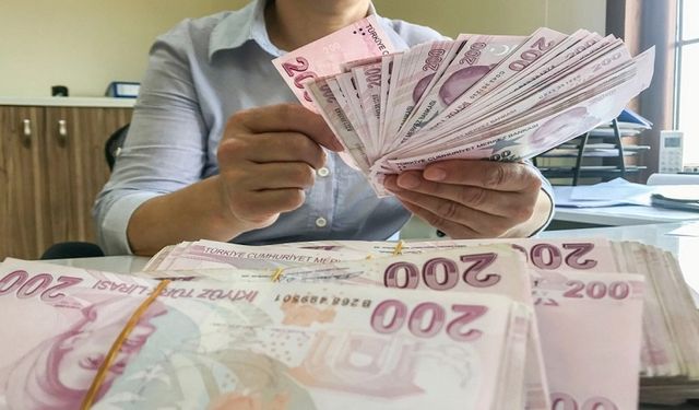 Emekiler ve düşük maaş alanlar hemen başvursun! PTT’den 15 bin lira