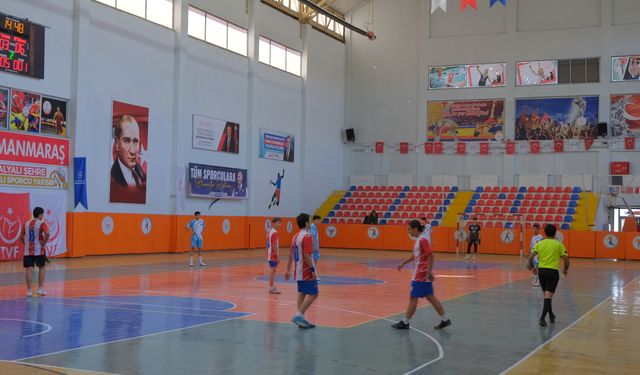 Onikişubat Belediyesi’nden Cumhuriyet Spor Şöleni: Futsal Heyecanı Başladı