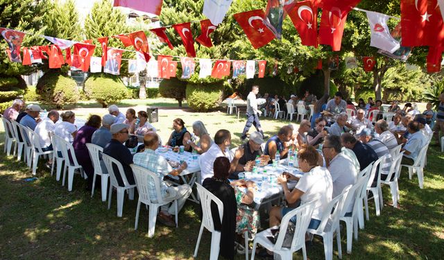 Yaş almış vatandaşlar Büyükşehir Belediyesinin etkinliklerinde eğlendi