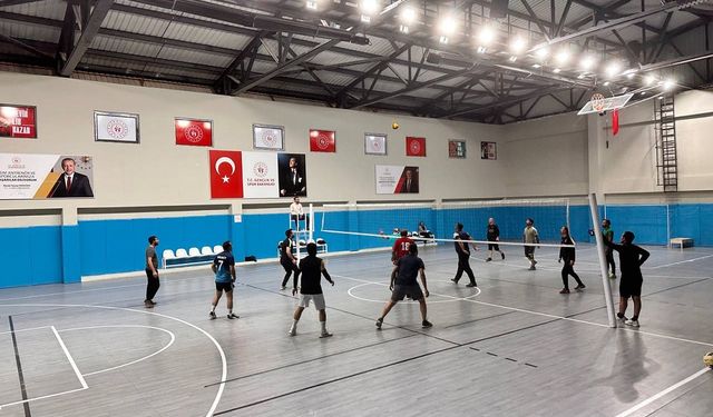 Kahramanmaraş'ta Öğretmenler Günü voleybol turnuvası başladı