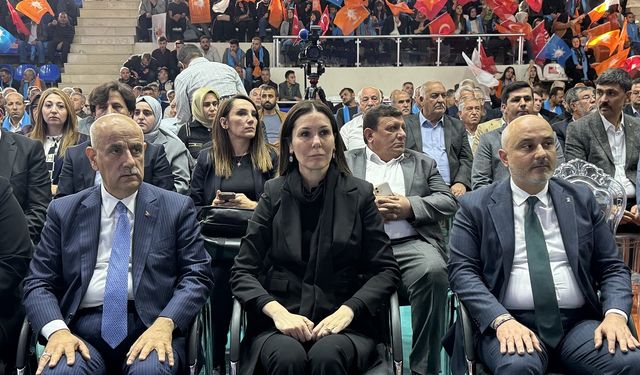 AK Parti'li Karaaslan, Kahramanmaraş'ta partisinin Türkoğlu ilçe kongresinde konuştu!