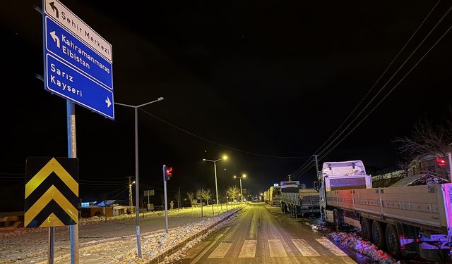 Kar yağışı nedeniyle kapanan Göksun-Kayseri kara yolu ulaşıma açıldı