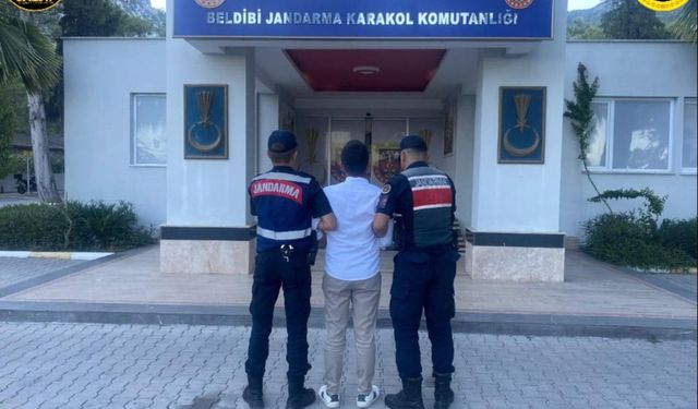 Jandarma Dedektifleri Son 3 Günde 214 Aranan Şahısı Ele Geçirdi