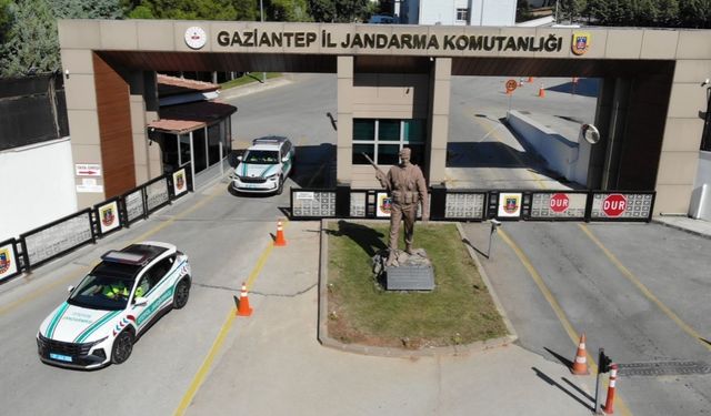 Siber Dolandırıcılık Operasyonu: 1 Milyon Liralık Vurgun Yapan 5 Kişi Tutuklandı