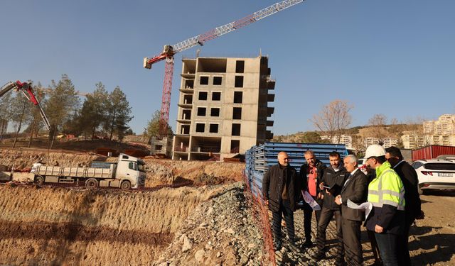 Vali Ünlüer, Doğukent Mahallesi'nde Yerinde Dönüşüm Çalışmalarını İnceledi