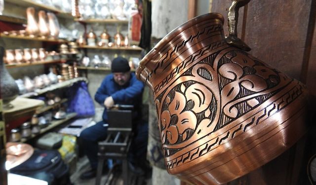 Kahramanmaraş’ta 30 yıldır aynı dükkânda çalışan ustalar!