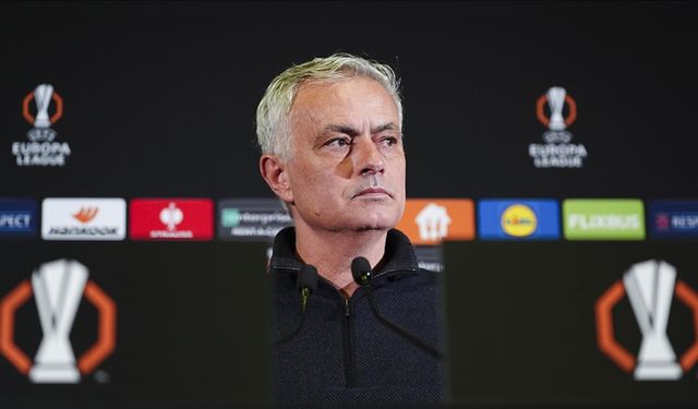 Fenerbahçe’de Mourinho Krizi Derinleşiyor: Yıldız İsimlerden Sert Tepkiler
