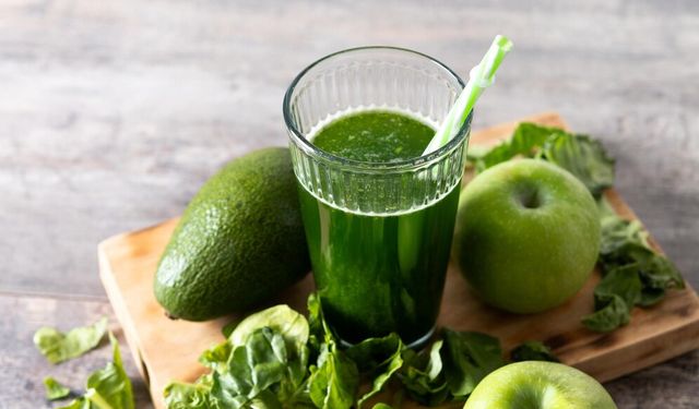 3 Günde Şişkinlikten Kurtaran Detoks Tarifi: Uzman Onaylı ve Etkili Yöntem