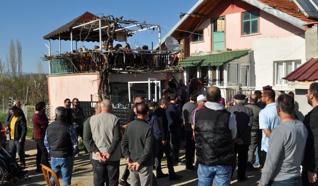 Acı Kayıp: Öğretmen Son Yolculuğuna Uğurlandı