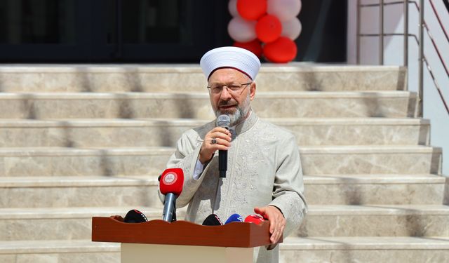Erbaş: "Yapay Zeka Bazı Zekaları Geride Bırakmış Durumda"
