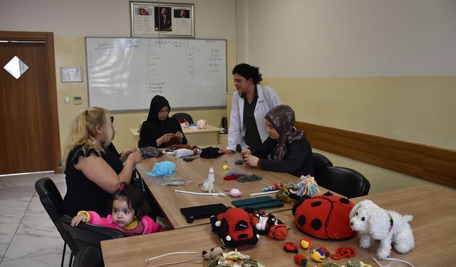 Naylon Poşetlerden Rengarenk Çantalar: Şahinbey'de Geri Dönüşüm Kursu