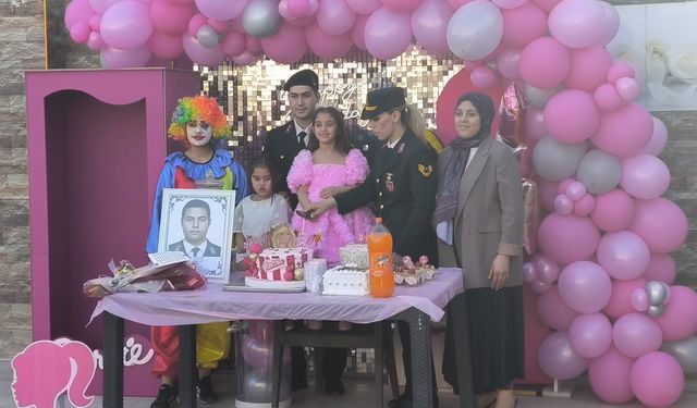 Şehit Kızına Jandarmadan Duygulandıran Sürpriz