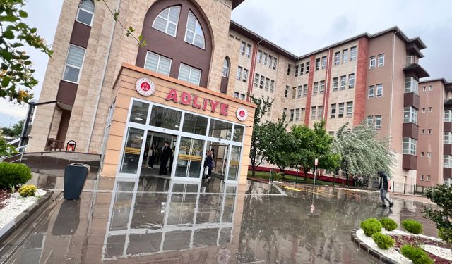Depremde 35 kişinin öldüğü Ezgi Apartmanı'na ilişkin yargılama sürdü