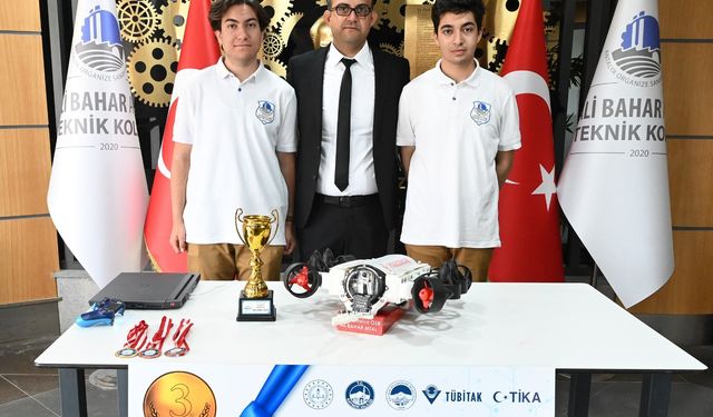Antalya OSB’den Robot Yarışmasında 3’üncülük