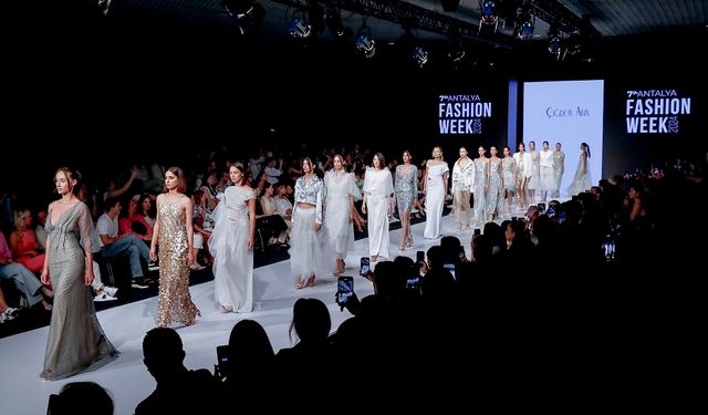 Antalya'da Moda Rüzgarı