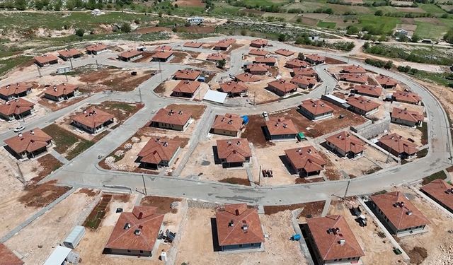 Hayal Edilemeyen Gerçek Oldu: Depremzede Köylüler Yeni Evlerine Kavuştu