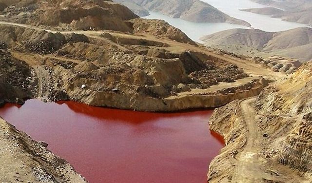 Kahramanmaraş’ta Kızıl Gölet Şaşırttı, Terk Edilen Madende Doğal Mucize
