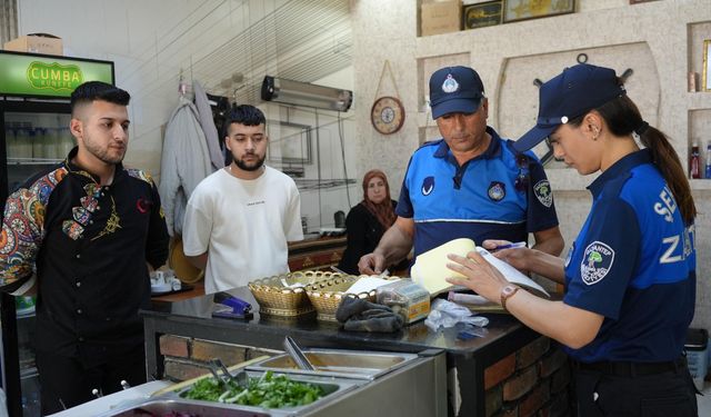 Şehitkamil Zabıtası Tavuk Satışlarını Denetledi