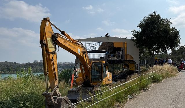 Adana’da İmar Tartışması: “Seyir Terası” Kafenin Yıkım Gerginliği