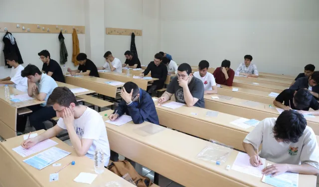Üniversite sınavına 2,5 milyon aday katıldı: Güvenliği 55 bin personel sağladı