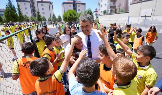 Bakan Tekin’den Kahramanmaraş’ta Eğitime Moral Ziyareti