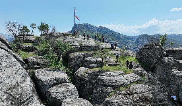 Güredil Kalesi'nde Tarih ve Doğa Buluşuyor: Kahramanmaraş'ın Saklı Mirası Keşfediliyor