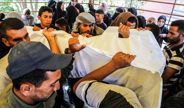 İsrail'in Gazze'ye saldırılarında son 24 saatte 53 kişi hayatını kaybetti
