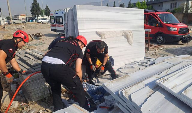Kahramanmaraş’ta Üzerlerine Mermer Bloklar Devrilen İşçilerden Biri Hayatını Kaybetti