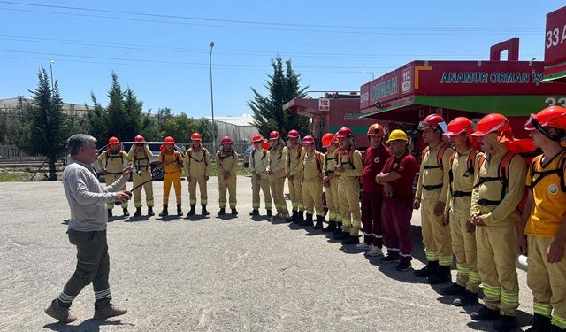 Mersin'de Yeni Ateş Savaşçıları Orman Yangınlarıyla Mücadeleye Hazırlanıyor