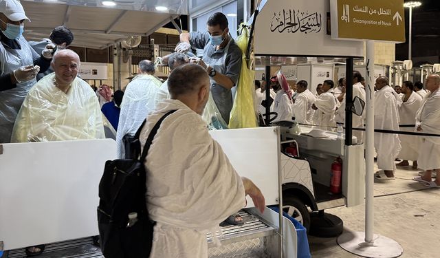 Suudi Arabistan'da hacı adaylarına bedava tıraş