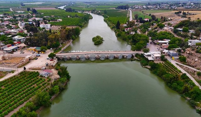 Adana’nın 1700 Yıllık Misis Köprüsü Turizme Kazandırılamıyor: Bakımsızlık Tehlike Saçıyor