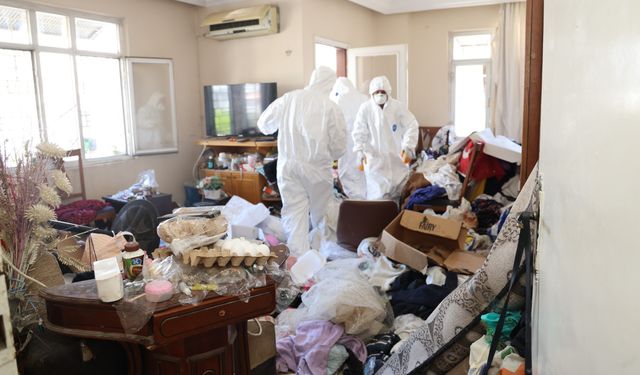 Mersin’de Çöp Ev Üçüncü Kez Temizlendi, 6 Ton Atık Çıktı