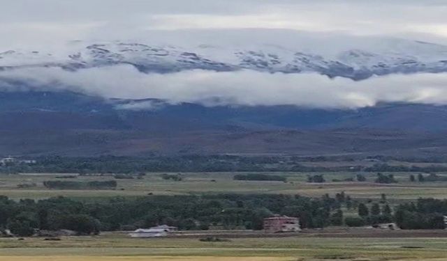 Temmuz’da kar sürprizi: Bayburt’un Soğanlı Dağı’na kar yağdı